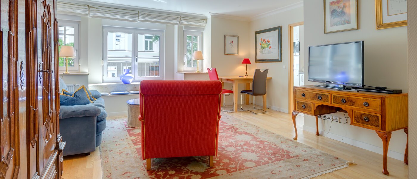 appartamento München Neuhausen 02 soggiorno 10045