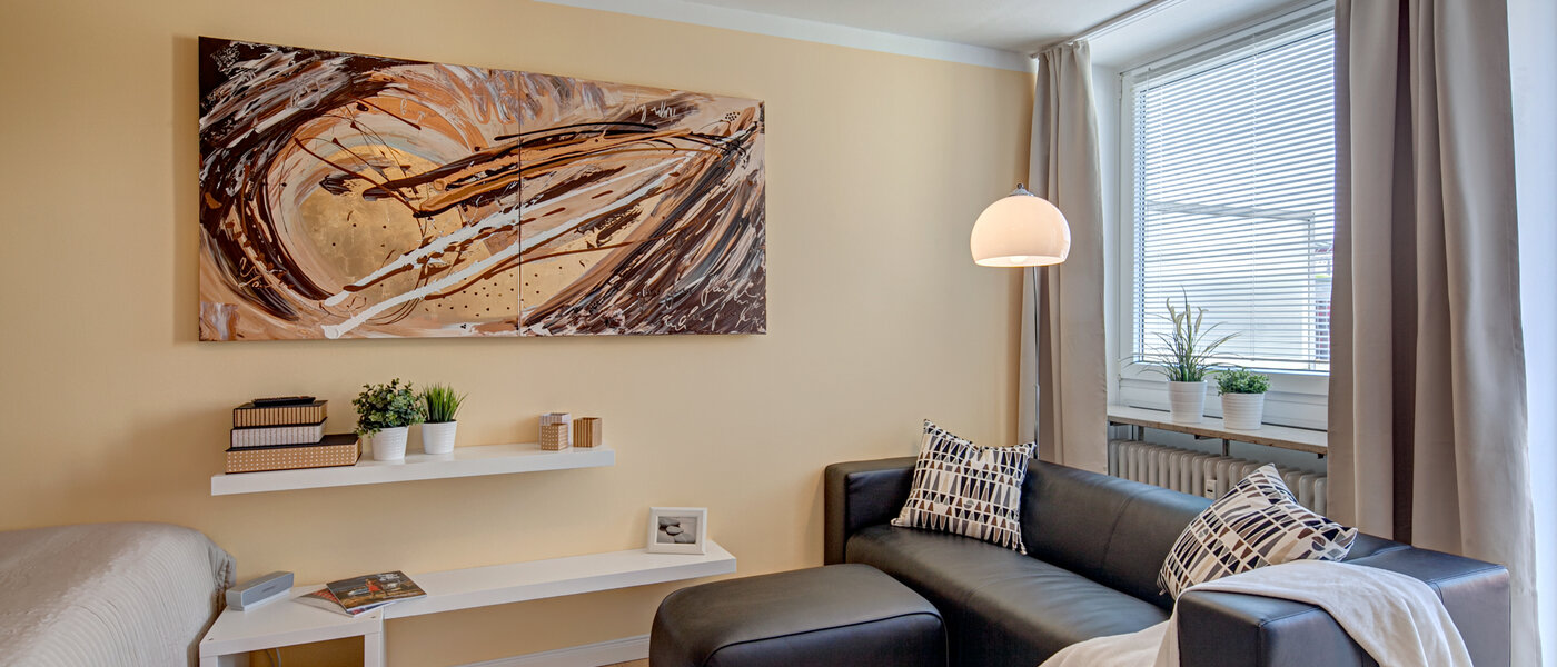 appartamento München Neuhausen 04 soggiorno 10177