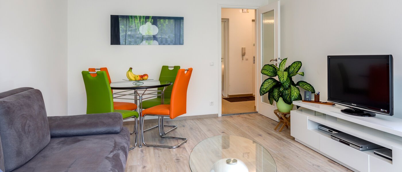 appartamento München Haidhausen 03 soggiorno 10555