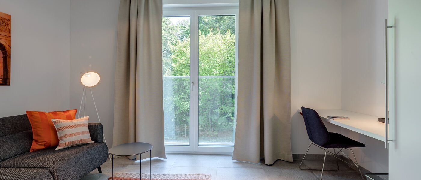 appartamento München Bogenhausen 01 camera per gli ospiti 10643