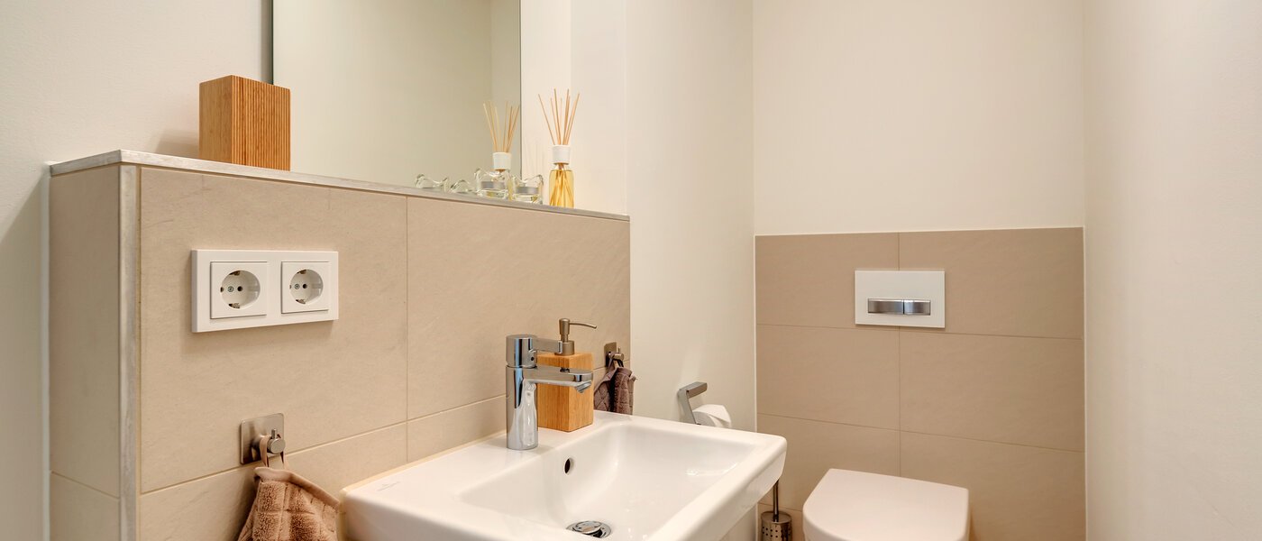 casa München Schwabing 01 toilette per gli ospiti 10644