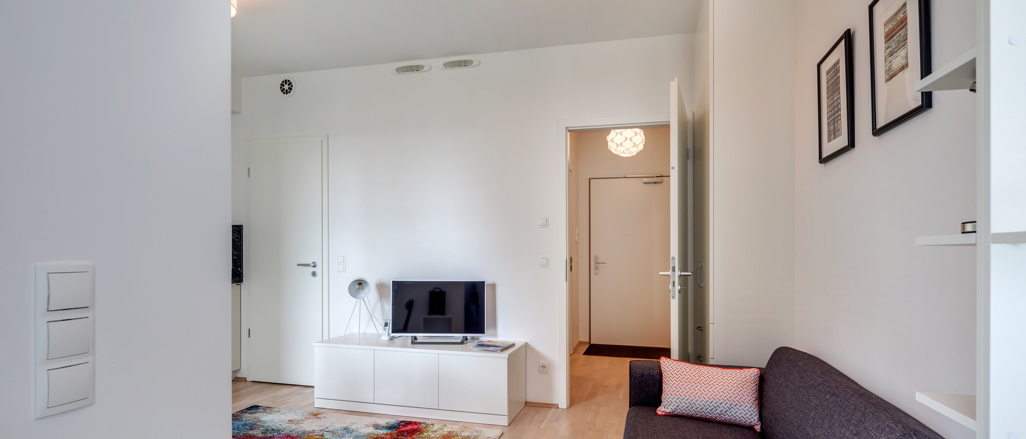 appartamento München Milbertshofen 03 soggiorno 10739