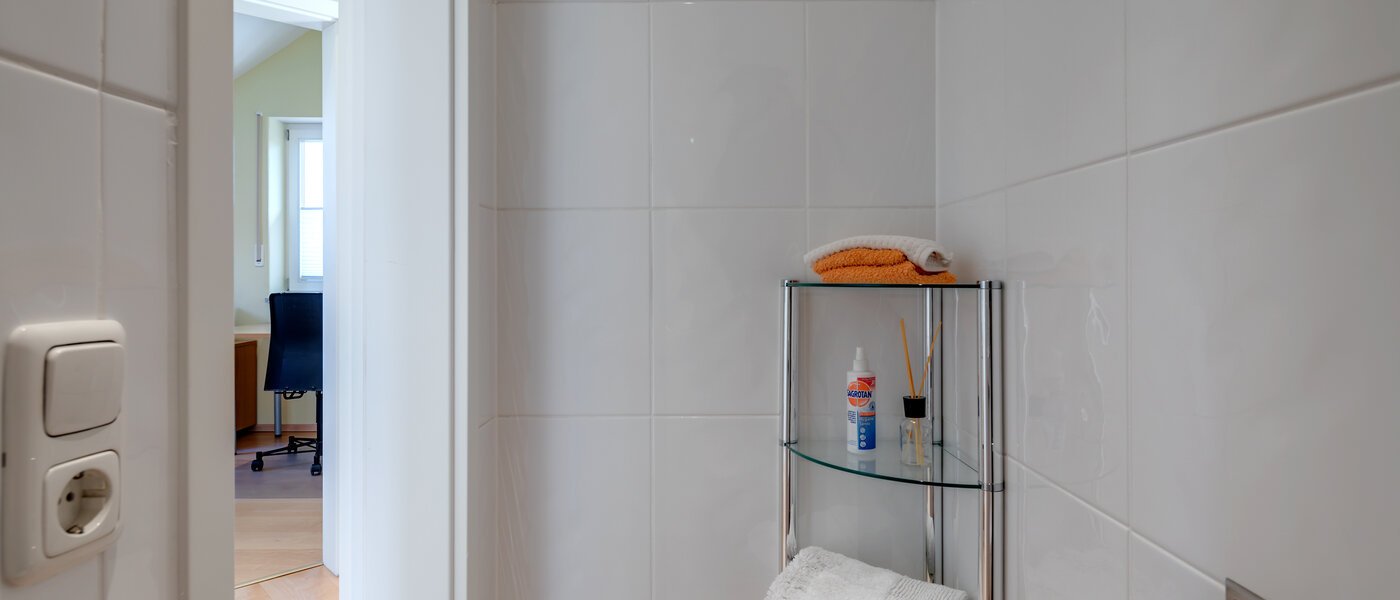 attico Neubiberg 02 toilette per gli ospiti 10767