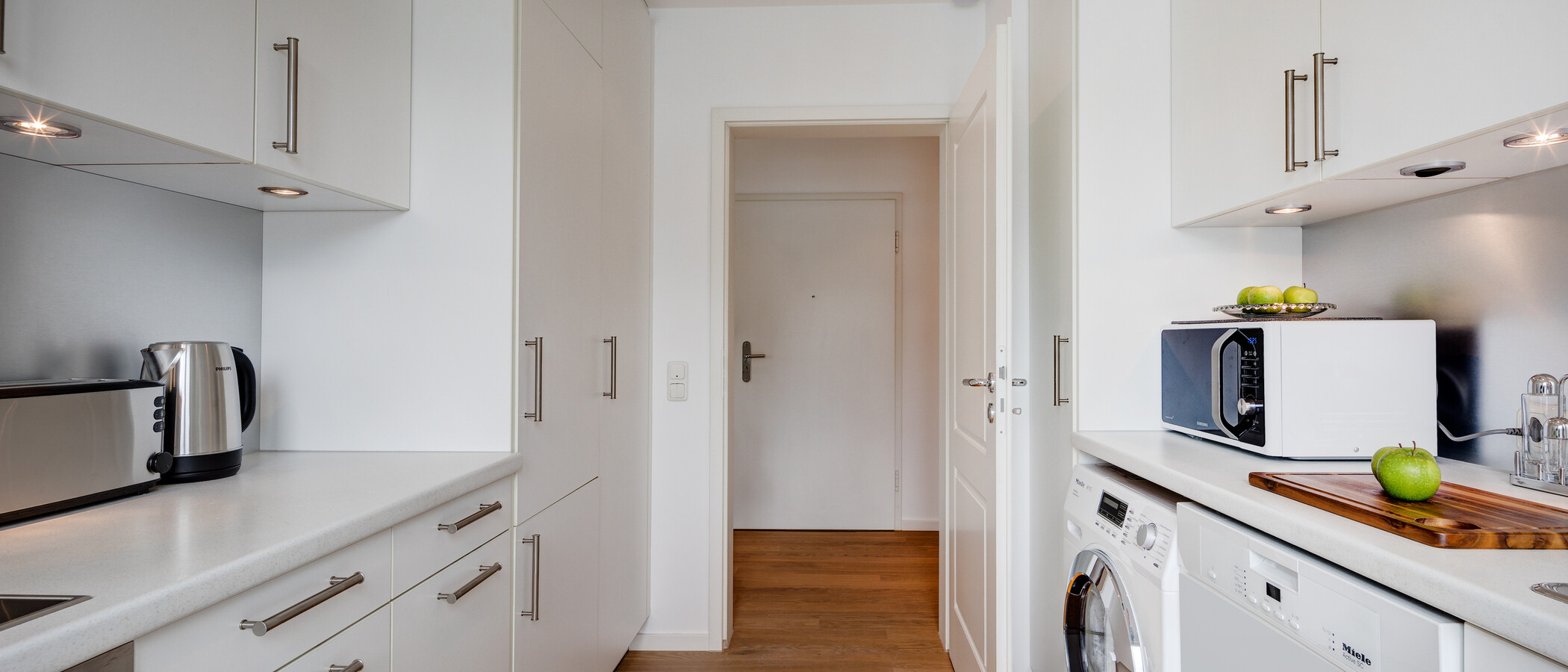 attico con terrazzo München Bogenhausen 02 cucina 10781