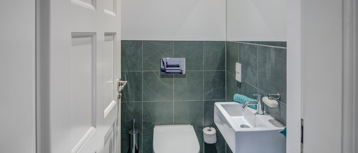 appartamento München Bogenhausen 01 toilette separata 10830