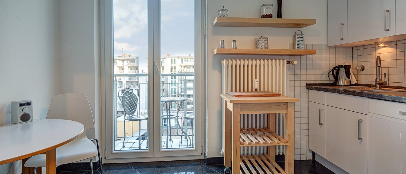 appartamento München Schwabing (links der Leopoldstraße) 02 cucina 10852