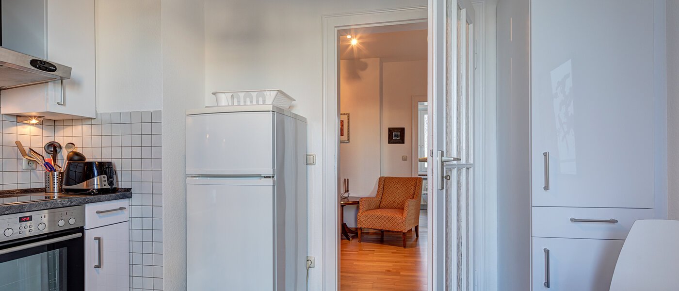 appartamento München Schwabing (links der Leopoldstraße) 05 cucina 10852