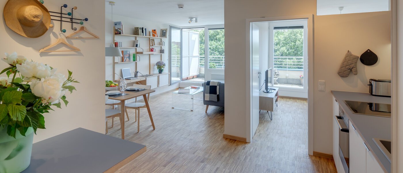 attico con terrazzo München Bogenhausen 03 cucina 11076