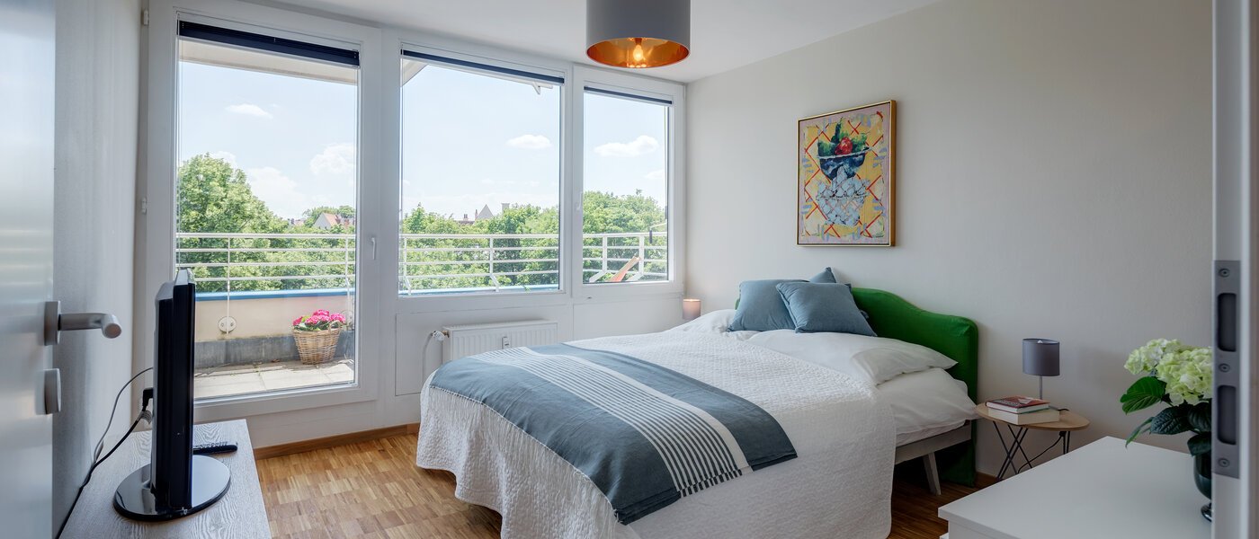 attico con terrazzo München Bogenhausen 01 camera da letto 11076