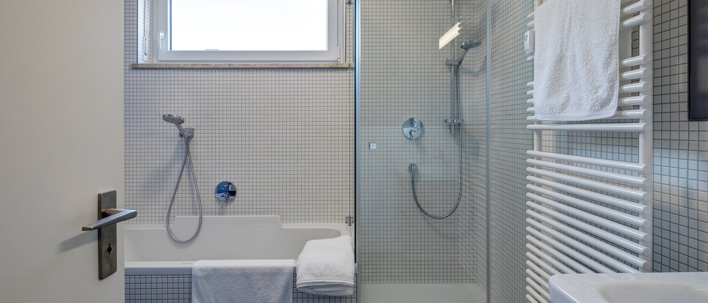 attico con terrazzo München Fasangarten 01 bagno 11218