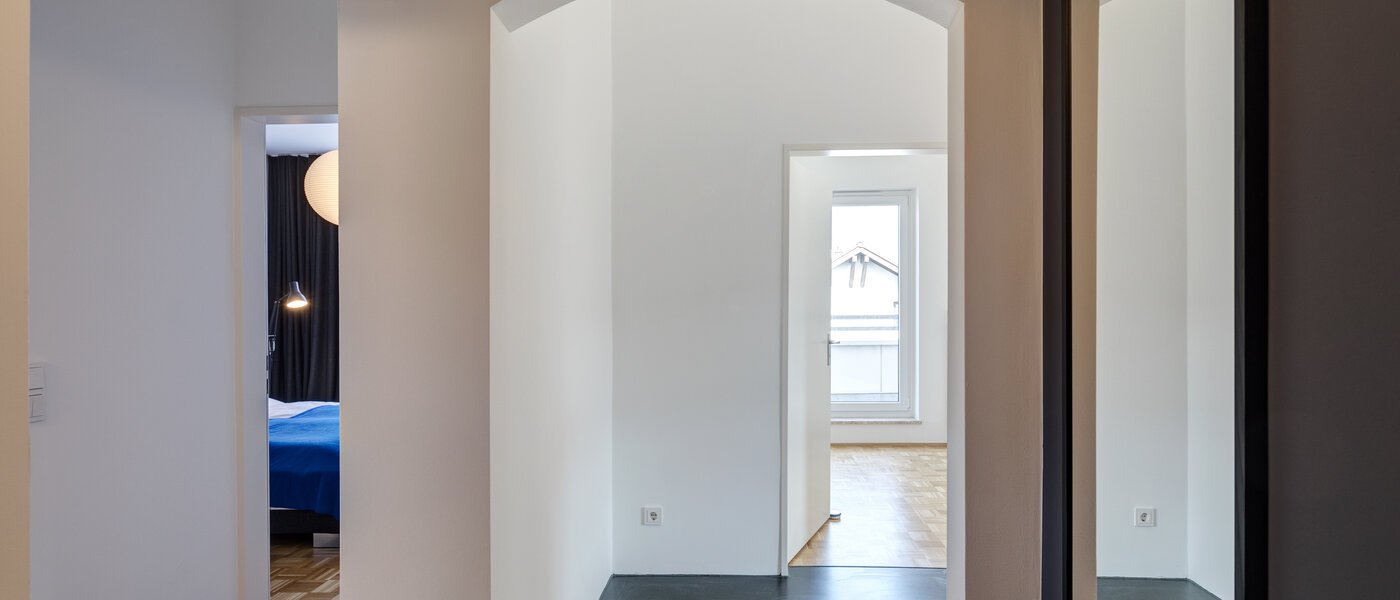 attico con terrazzo München Fasangarten 02 ingresso/corridioio 11218