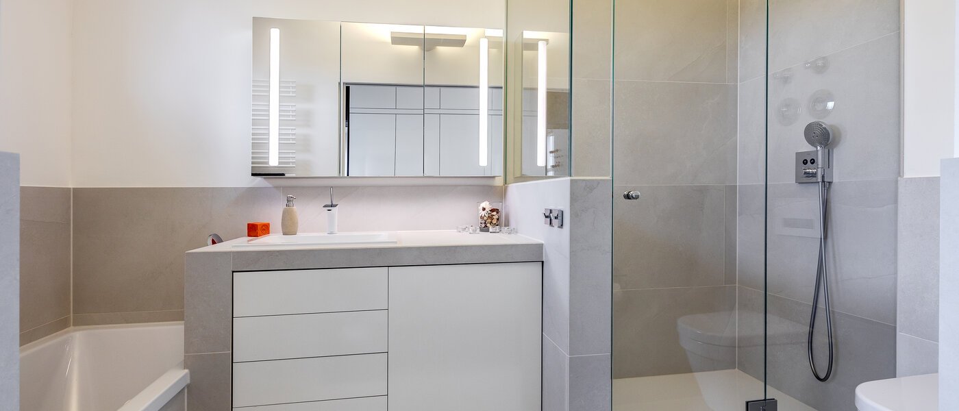 attico con terrazzo München Arabellapark 01 bagno 11226