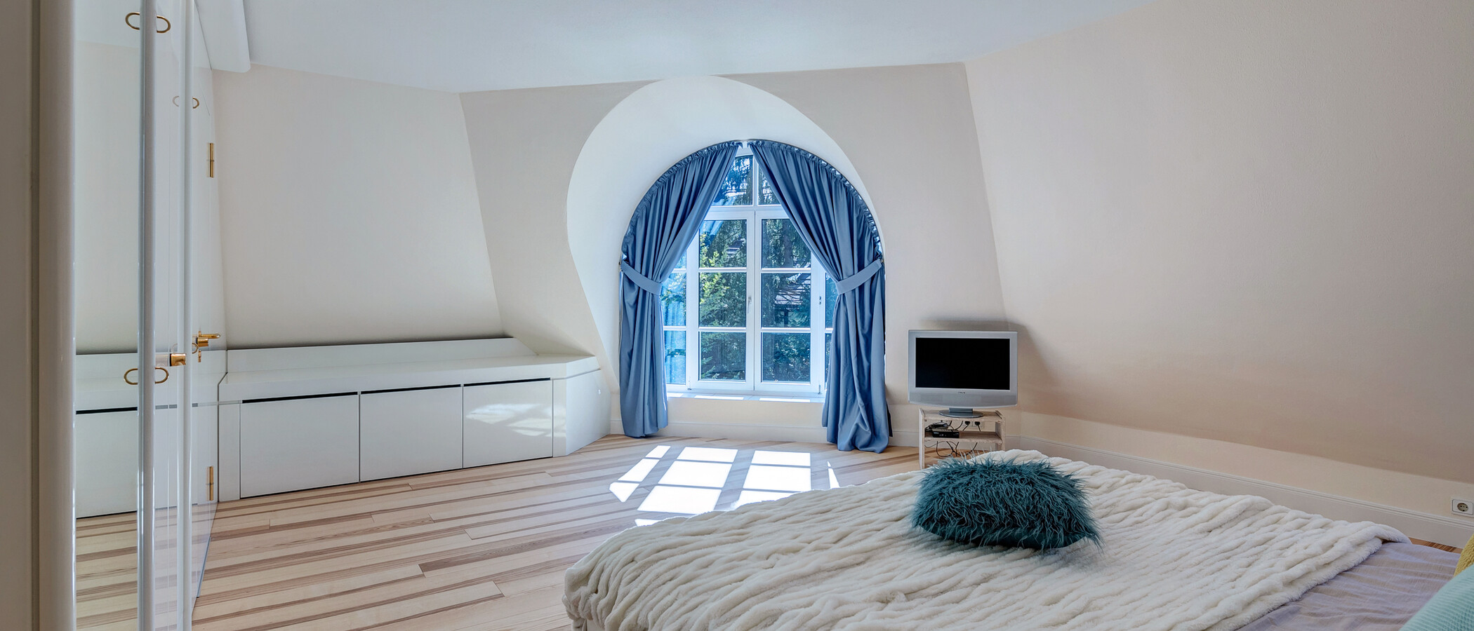 attico con terrazzo München Menterschwaige 01 camera da letto 11267