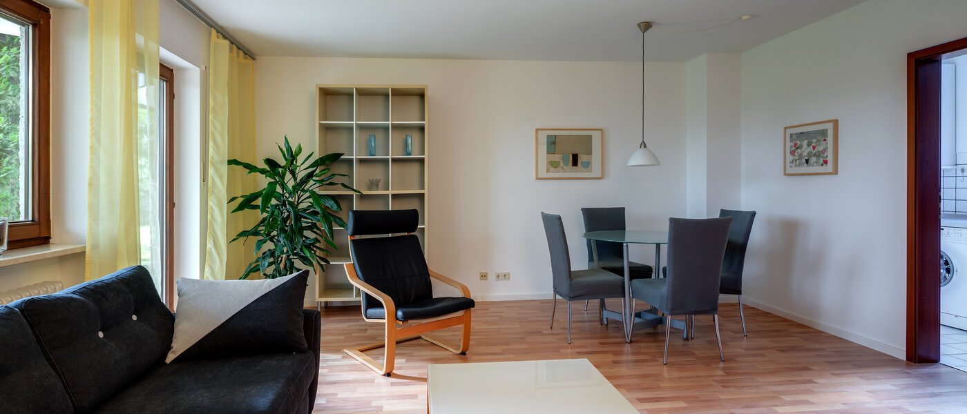 appartamento München Harlaching 03 soggiorno 1155