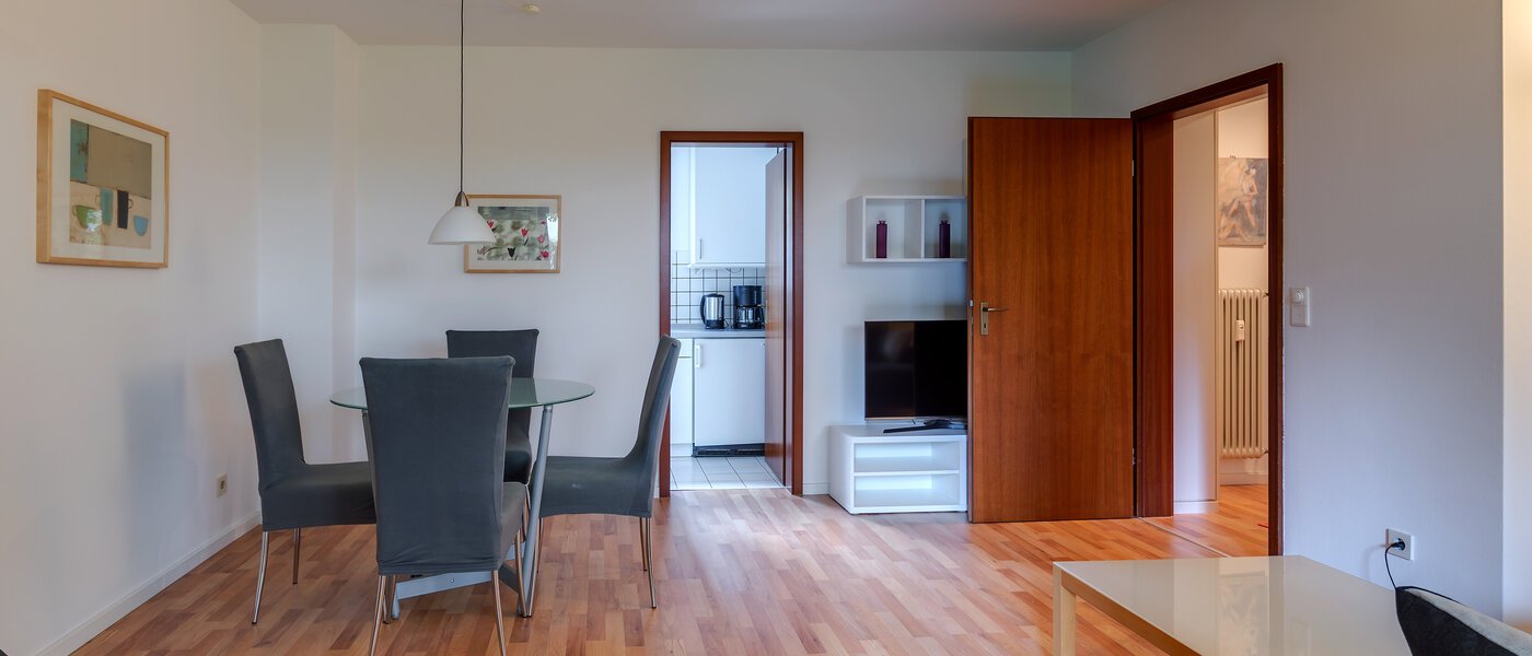 appartamento München Harlaching 04 soggiorno 1155