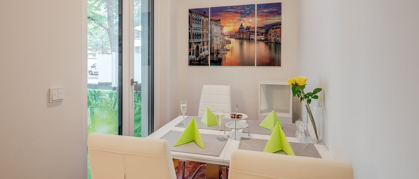 appartamento München Bogenhausen 01 zona pranzo 11684