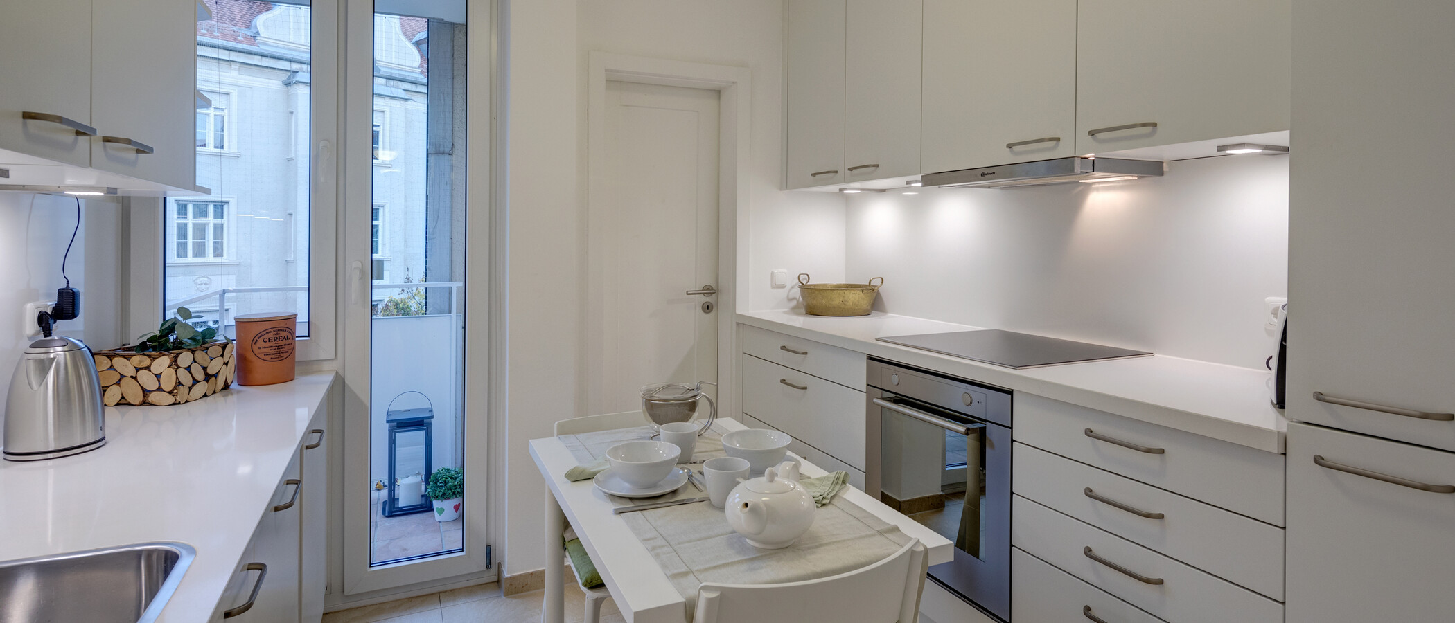 appartamento München Schwabing (links der Leopoldstraße) 02 cucina 11895