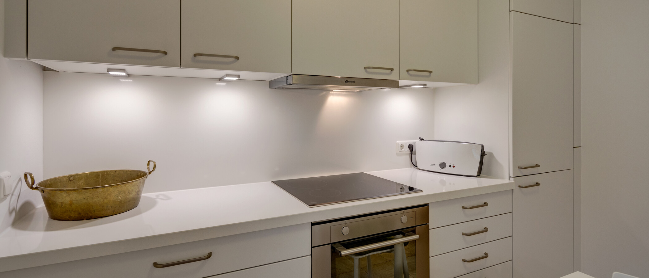 appartamento München Schwabing (links der Leopoldstraße) 04 cucina 11895