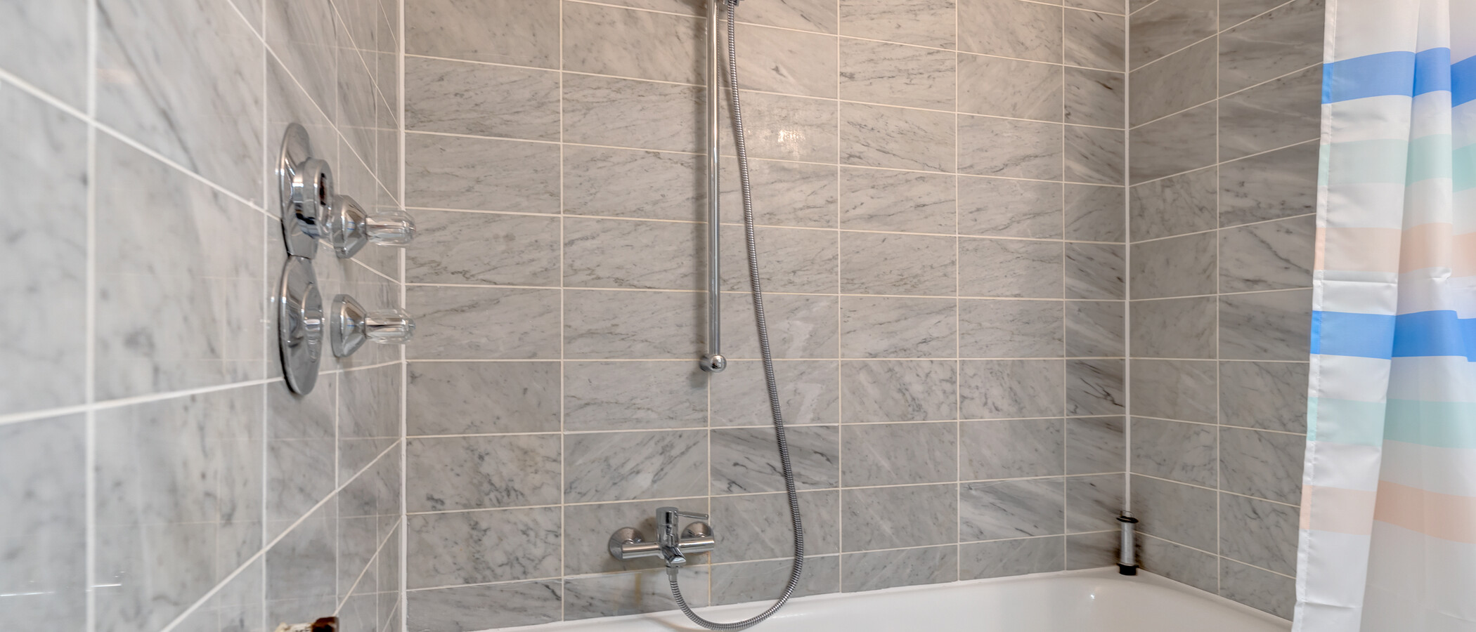 appartamento München Bogenhausen 01 bagno 12300