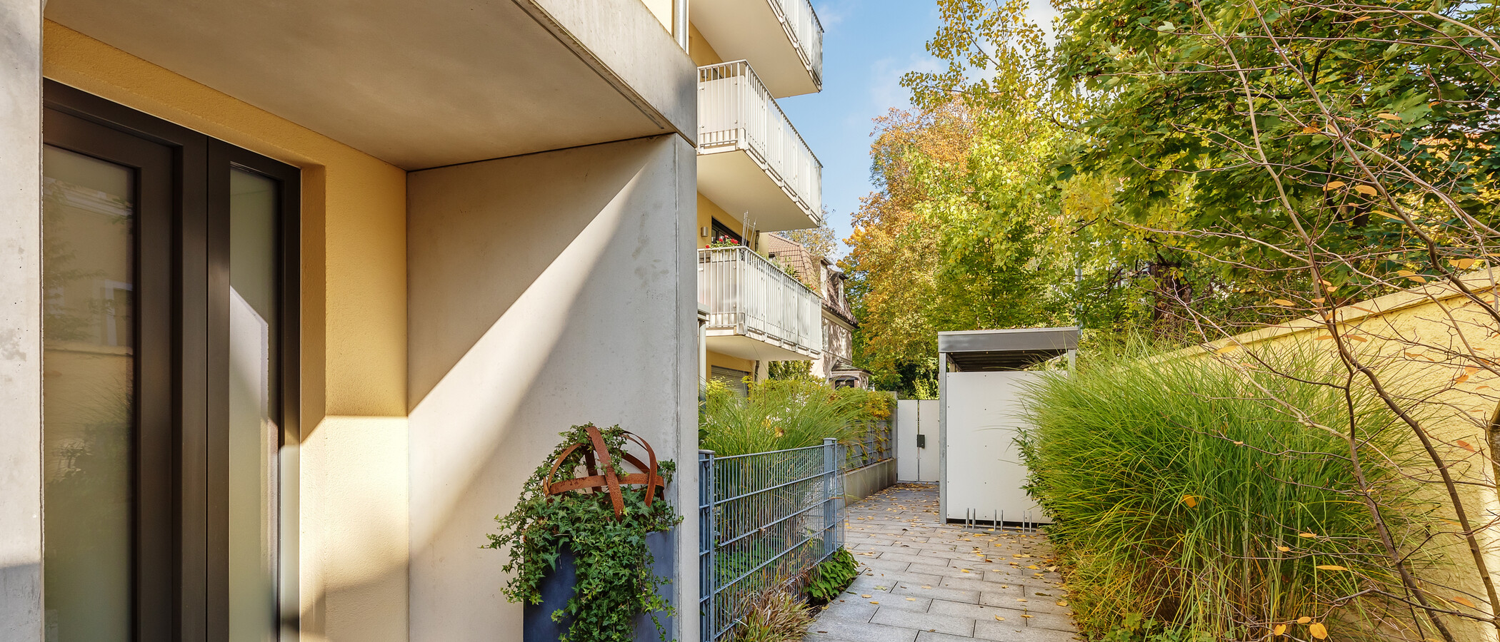 appartamento con giardino München Schwabing (rechts der Leopoldstraße) 03 cortile interno  12380