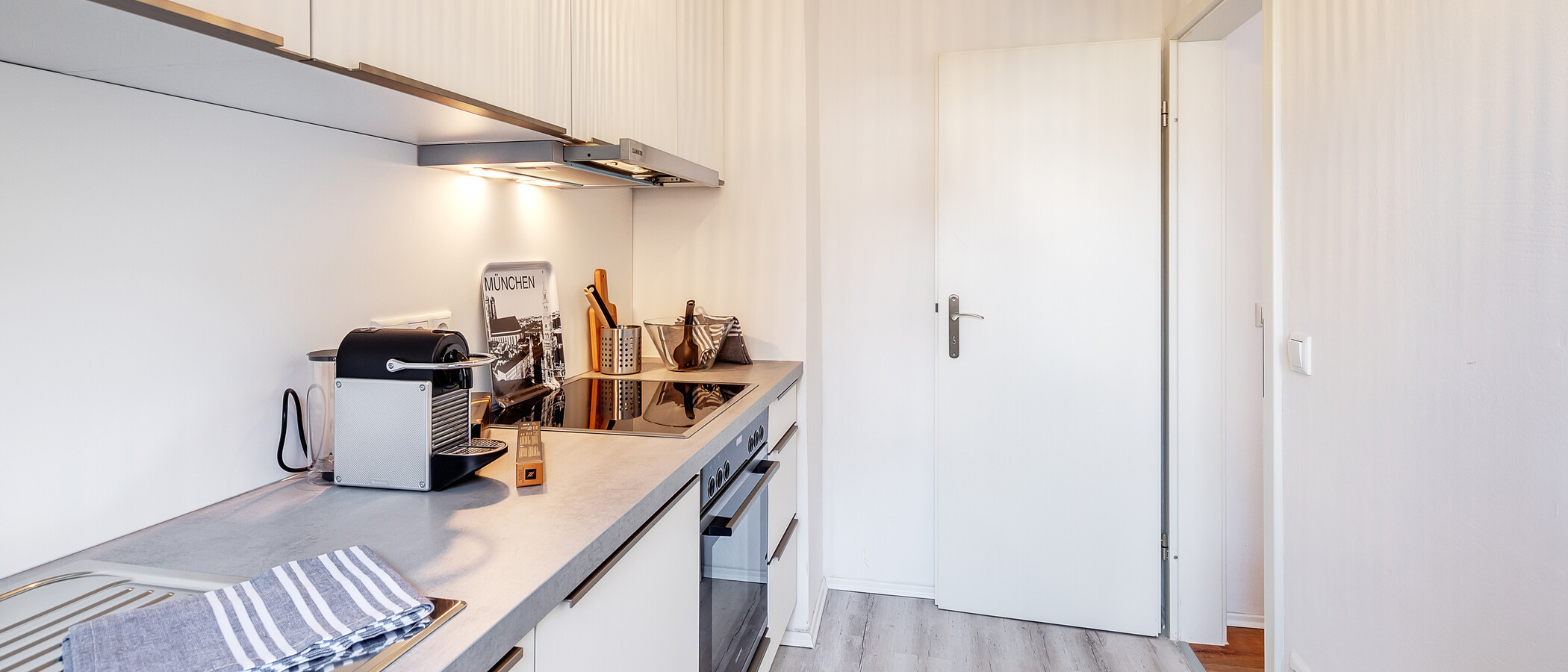 appartamento München Neuhausen 03 cucina 12418