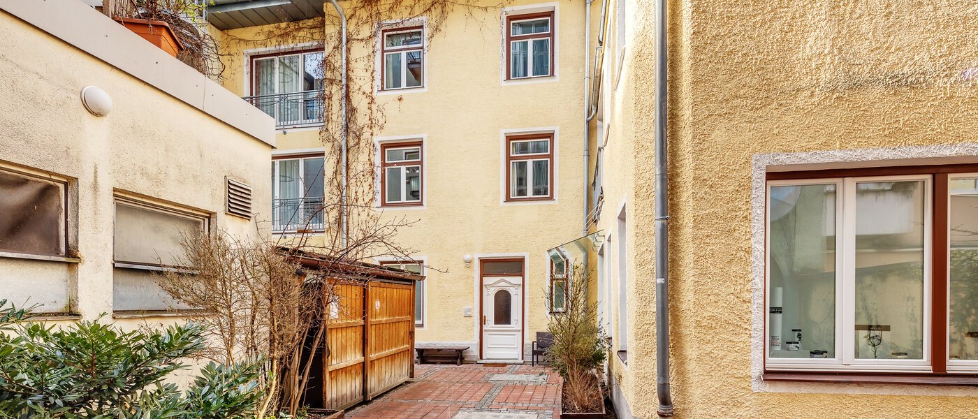 appartamento München Maxvorstadt 01 cortile interno  12472