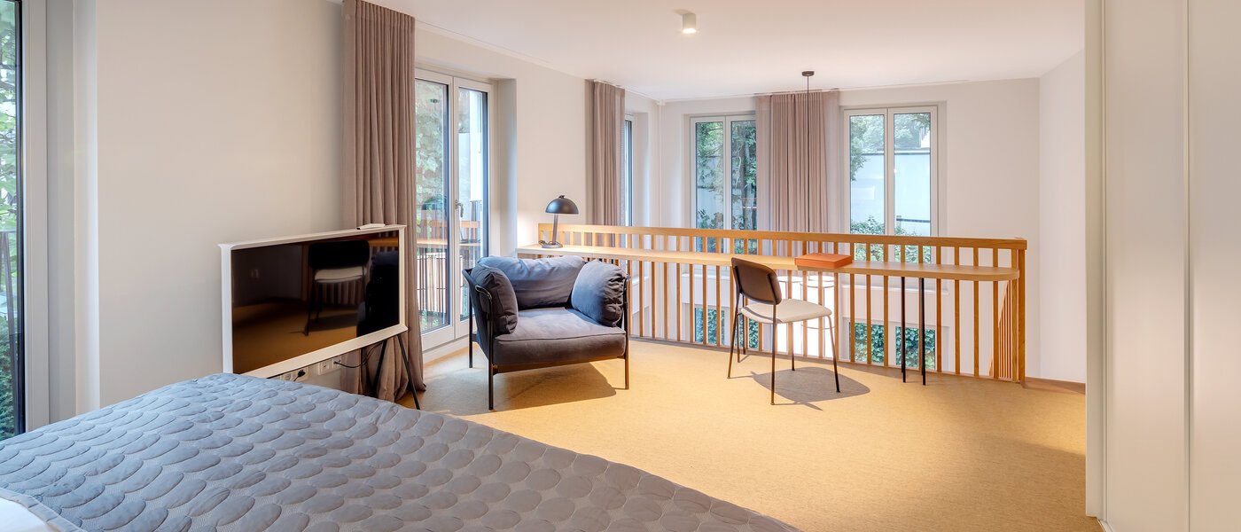 maisonnette con galleria München Herzogpark 03 zona notte 12616