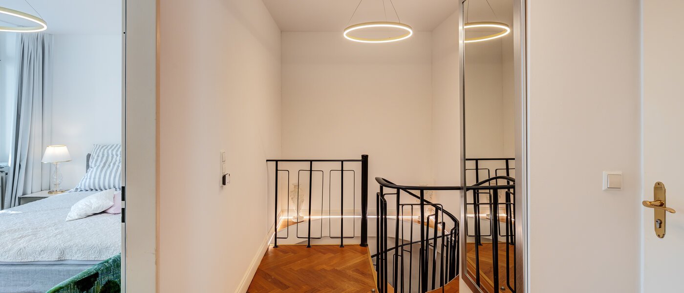 appartamento a due livelli München Herzogpark 01 ingresso/corridioio 12889