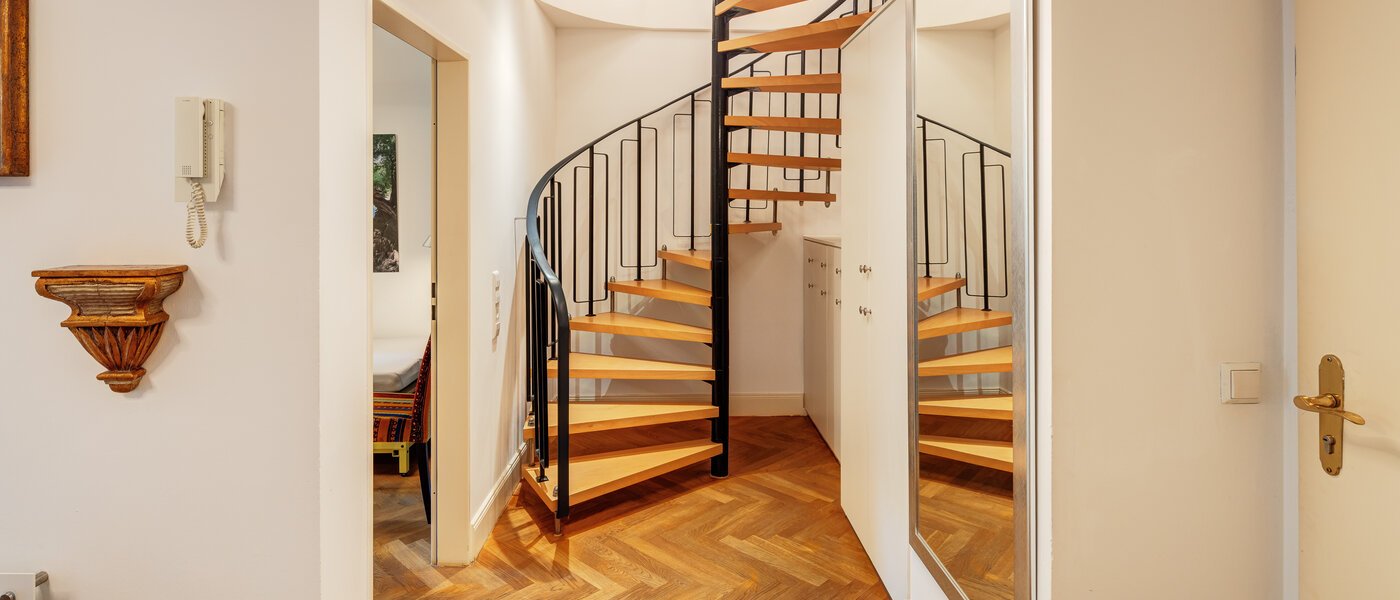 appartamento a due livelli München Herzogpark 03 ingresso/corridioio 12889