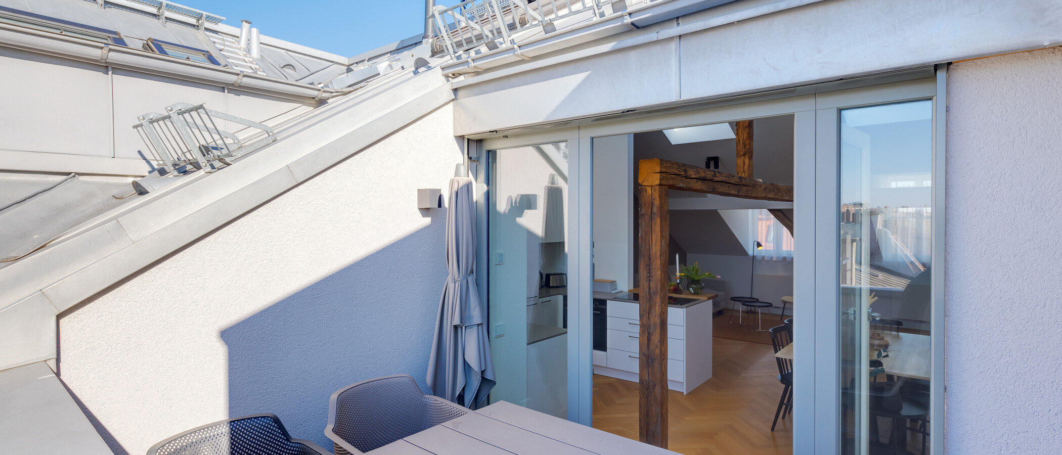 attico München Glockenbachviertel 01 balcone 12963