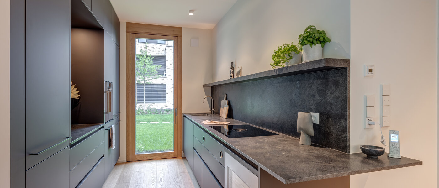 appartamento con giardino München Harlaching 01 cucina 13067