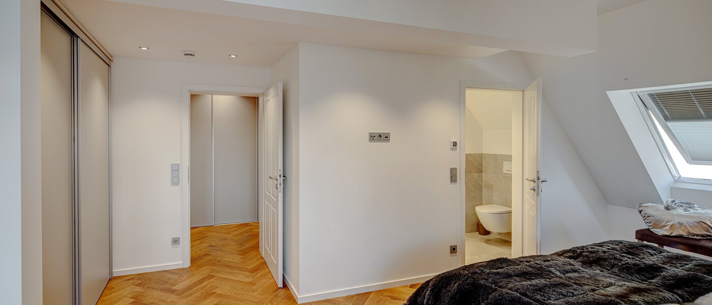 maisonette München Neuhausen 04 camera da letto 13127