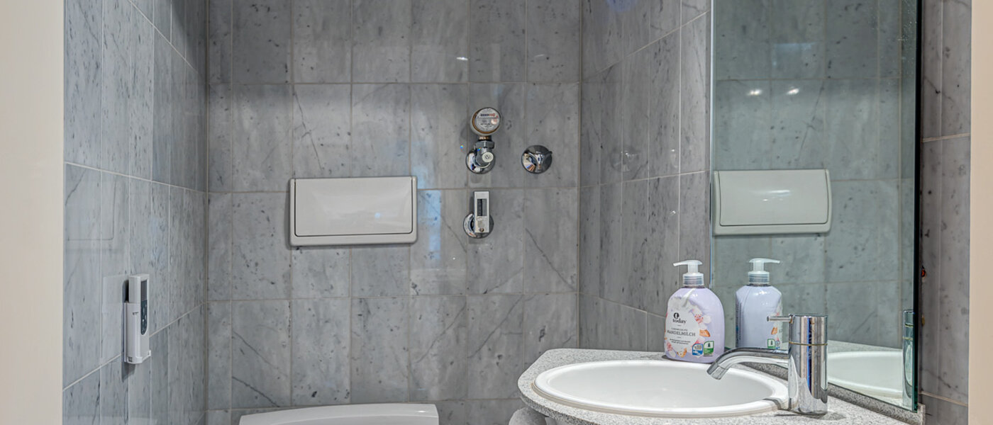 appartamento München Altbogenhausen 01 toilette separata 13244