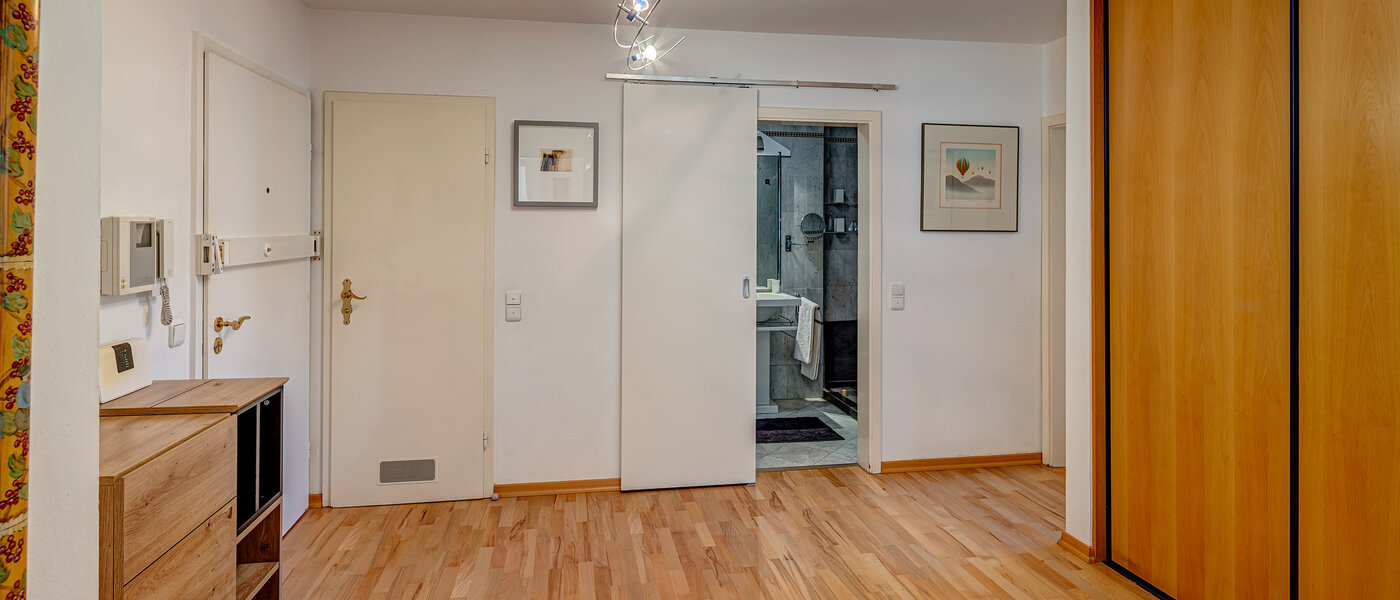 appartamento München Altbogenhausen 01 ingresso/corridioio 13244