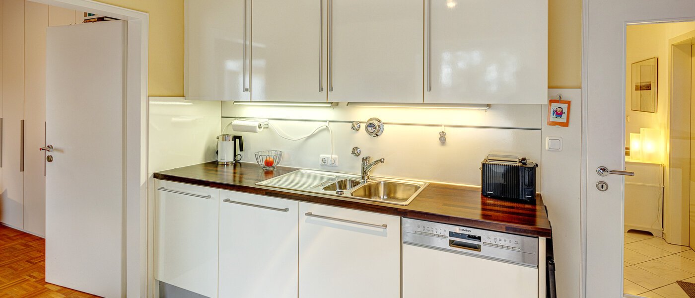 attico con terrazzo München Moosach 04 cucina 13292