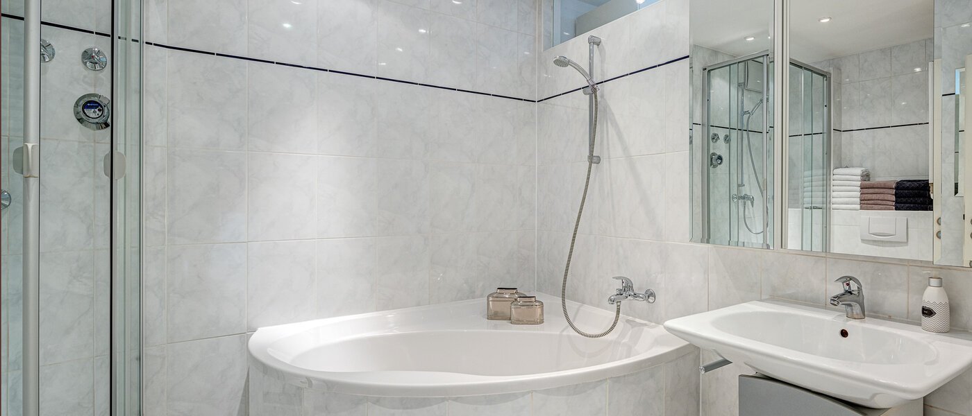 attico con terrazzo München Moosach 01 bagno 13292