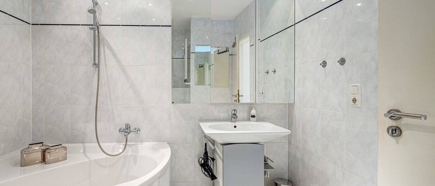 attico con terrazzo München Moosach 02 bagno 13292