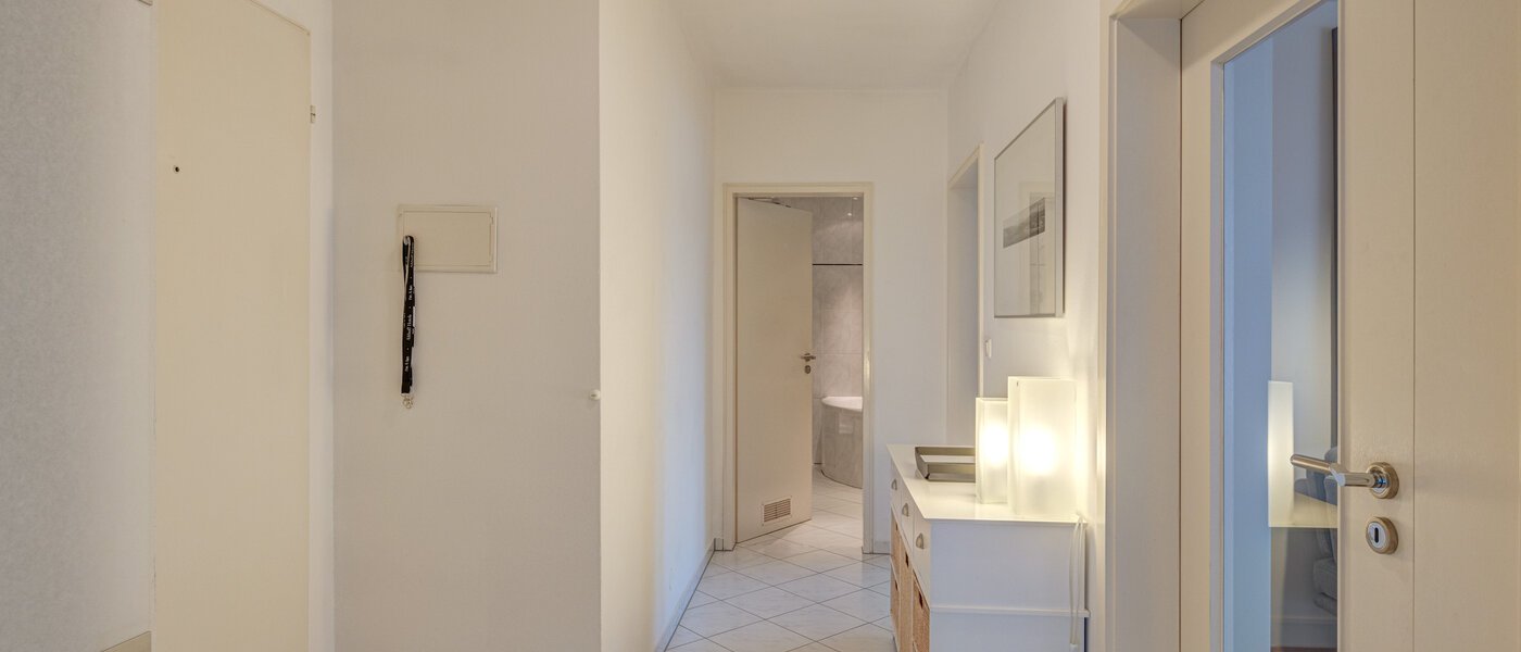 attico con terrazzo München Moosach 01 ingresso/corridioio 13292