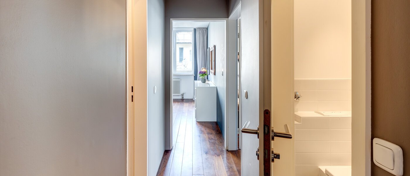 appartamento München Altbogenhausen 04 ingresso/corridioio 13633