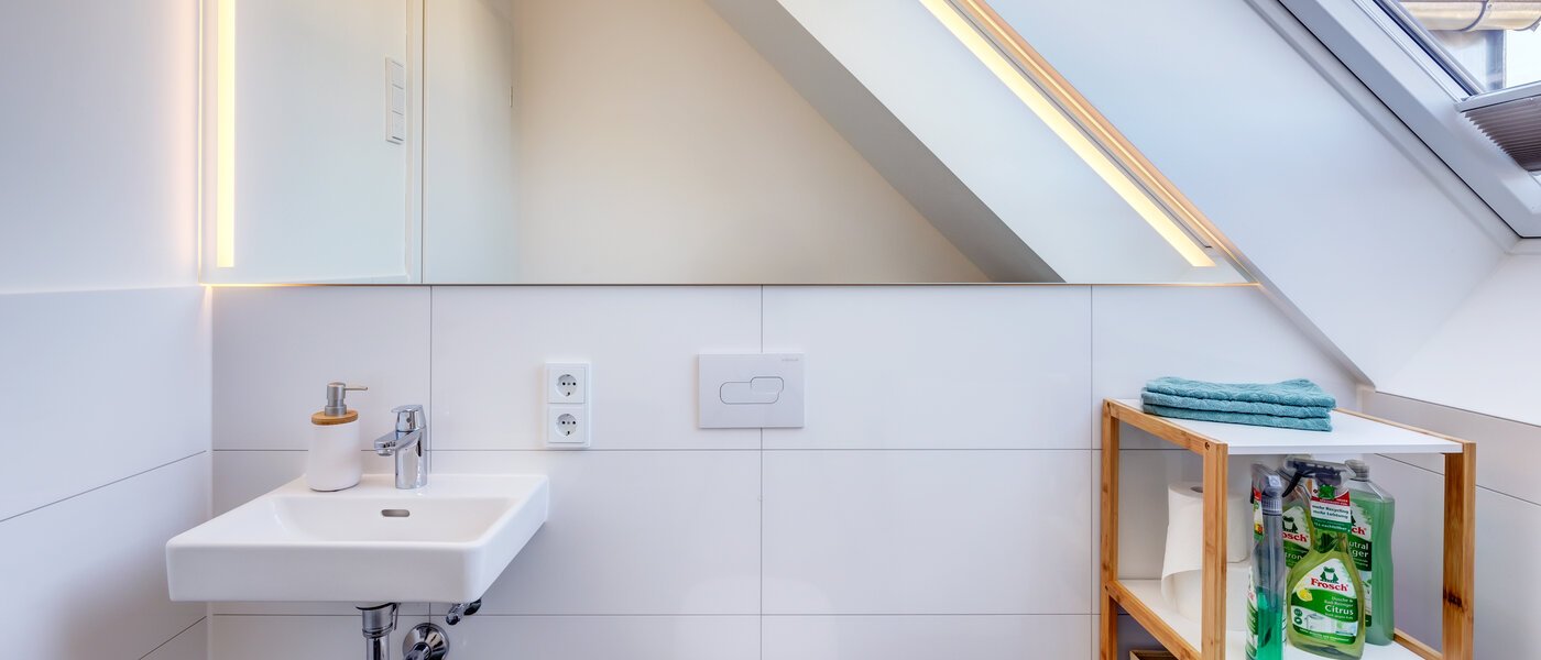 attico Aschheim 02 toilette per gli ospiti 13679