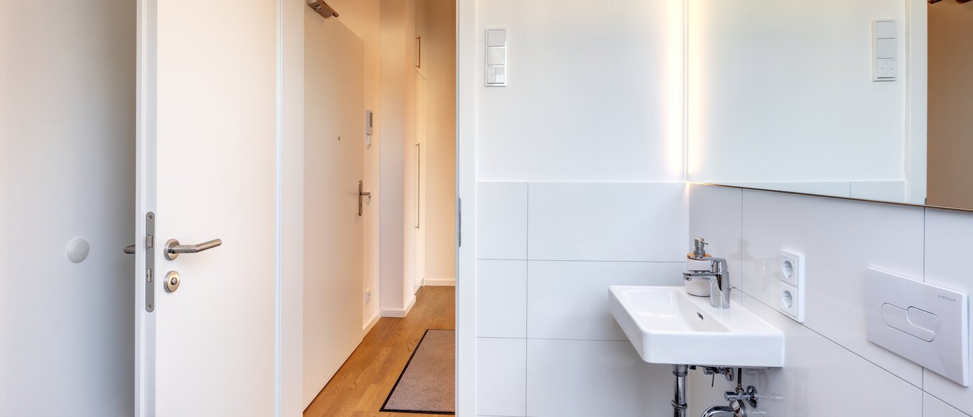 attico Aschheim 03 toilette per gli ospiti 13679