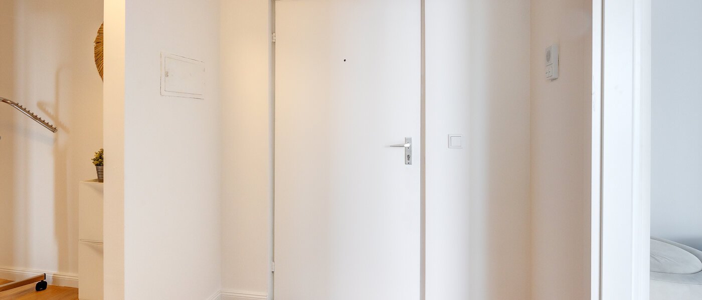 attico con terrazzo München Schwabing-West 03 ingresso/corridioio 13771