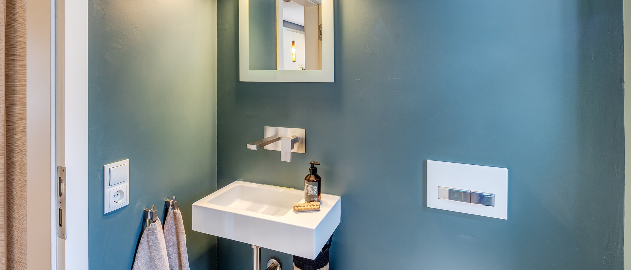 casa a schiera München Solln 02 toilette per gli ospiti 13810