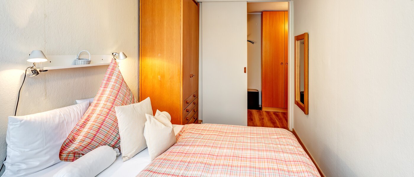 appartamento München Milbertshofen 02 camera da letto 13879