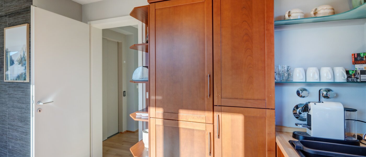 attico con terrazzo München Neuhausen 03 cucina 13988