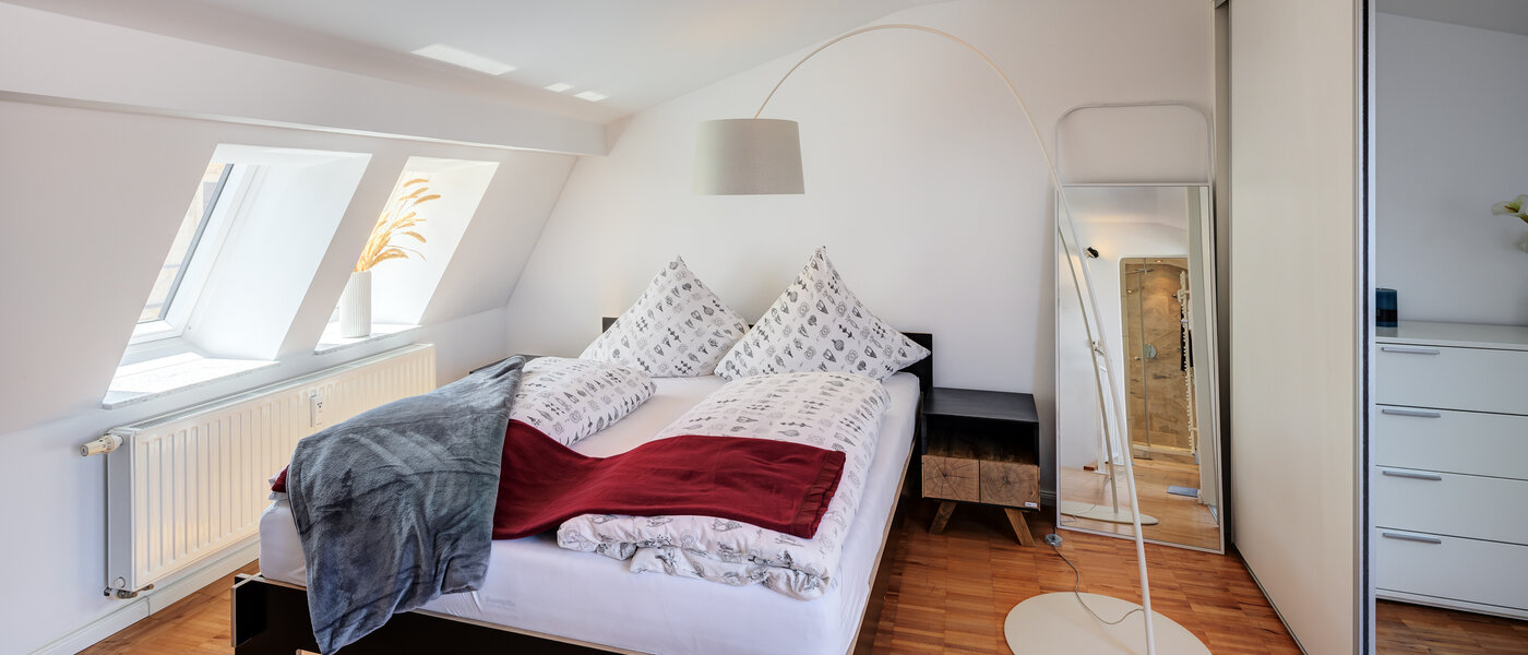 maisonette München Lehel 02 camera da letto 14018