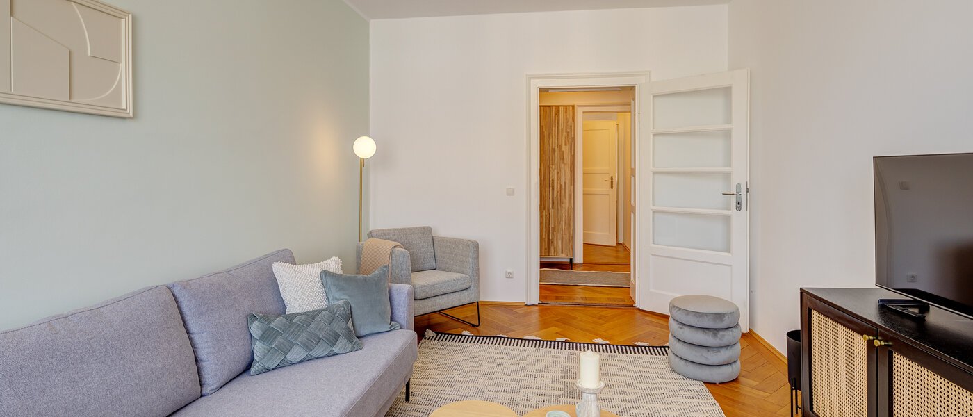 appartamento München Haidhausen 03 soggiorno 14027