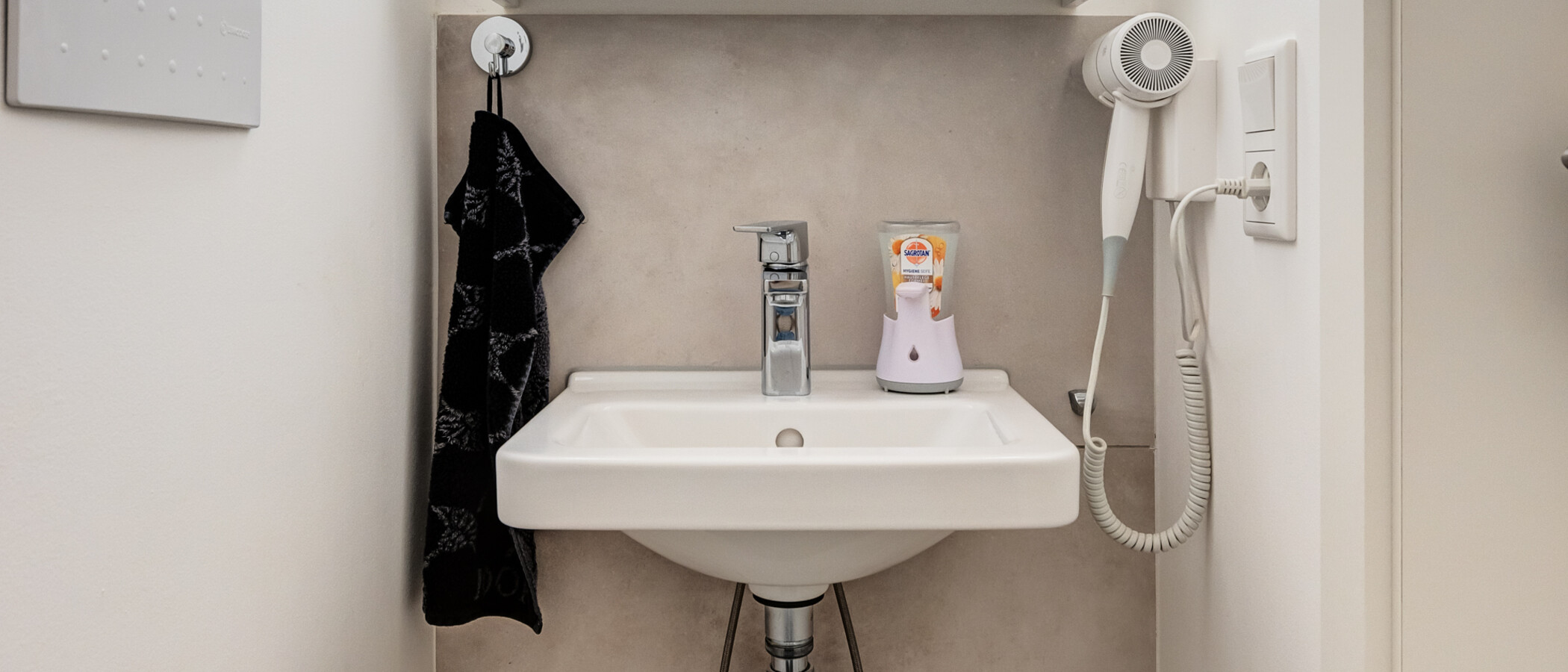 appartamento con giardino München Solln 02 toilette per gli ospiti 14197