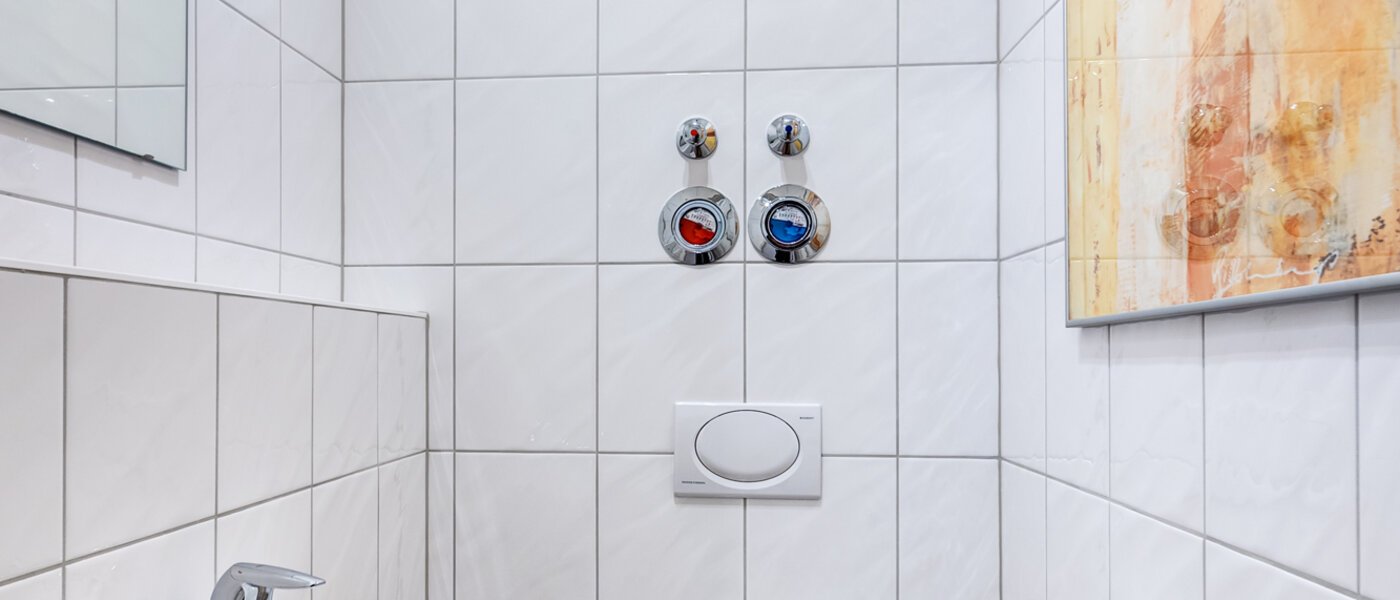 appartamento München Schwabing 01 toilette per gli ospiti 14257