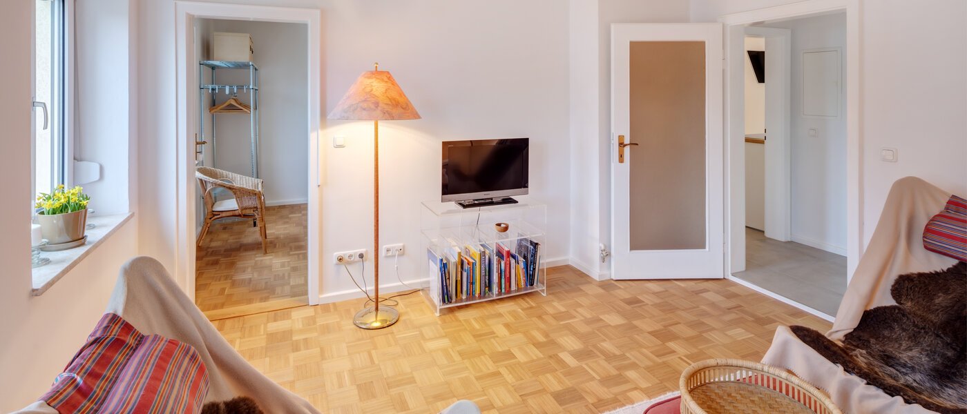 appartamento München Bogenhausen 02 soggiorno 14390